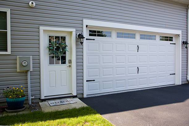 24/7 Emergency Garage Door Panel Replacement experts in Papillion, NE
